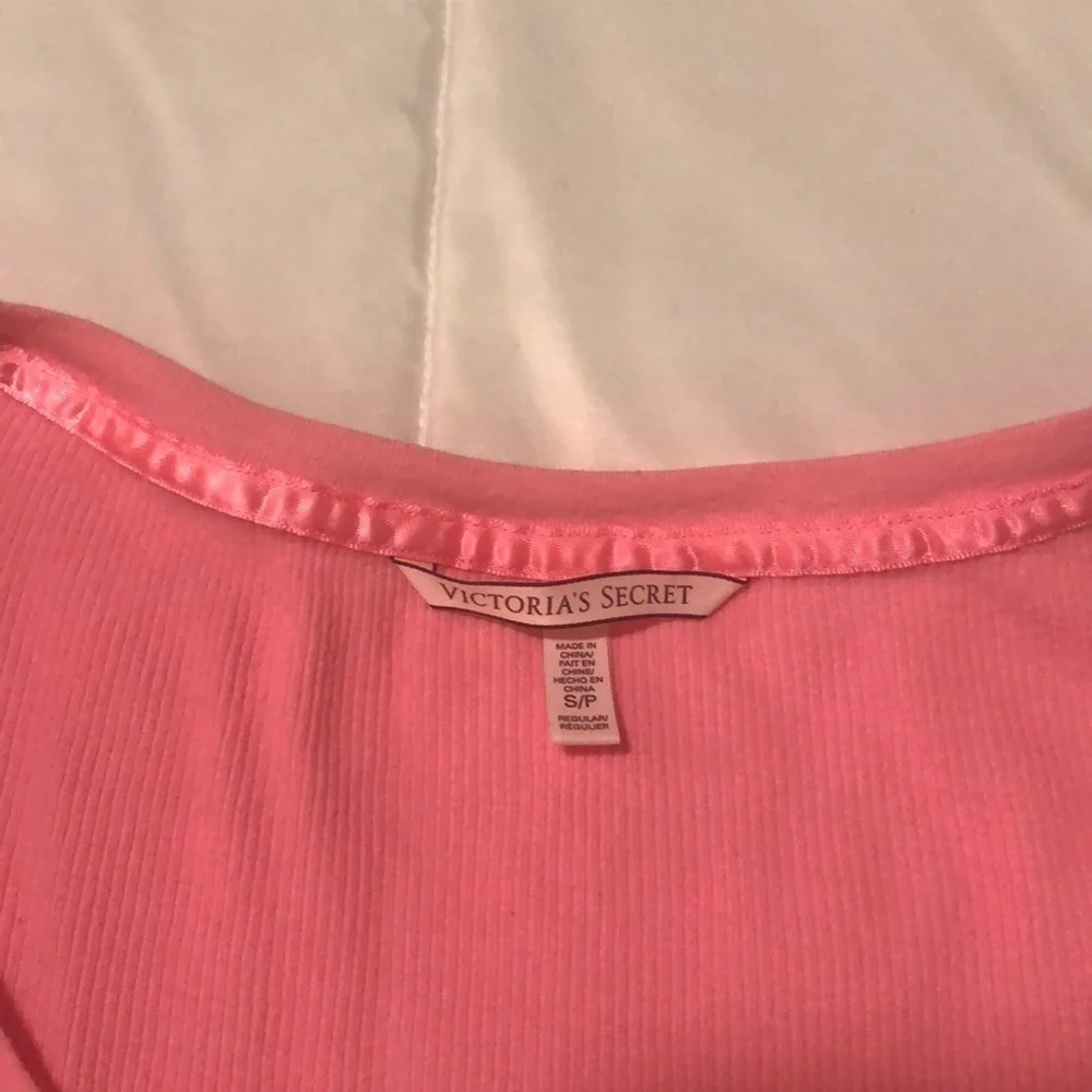 Victoria’s Secret warm ribbed long sleeve pink shirt to layer size small